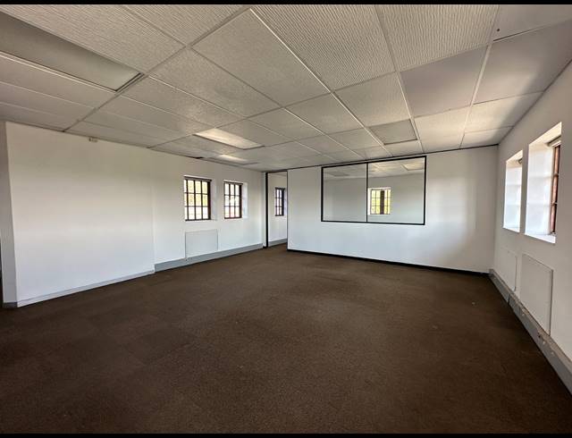 90M² OFFICE TO LET IN PARKMORE